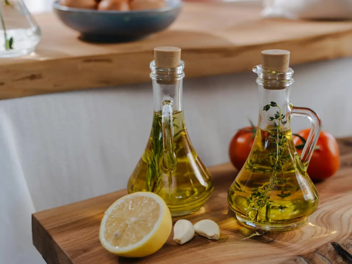 Best Way to Store Olive Oil To Maintain Flavor & Nutrition